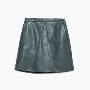 NWT, Zara, size Xsmall, green faux leather mini skirt